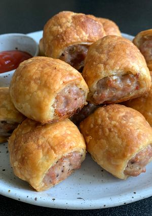 A picture of Super Easy Sausage Rolls.