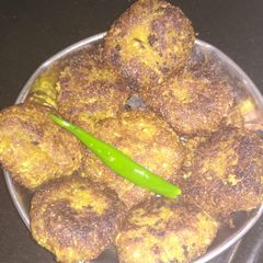 A picture of Raw banana koftas.