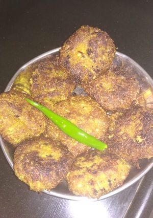 A picture of Raw banana koftas.