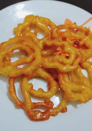 इंस्टेंट जलेबी (instant jalebi recipe in Hindi) रेसिपी मुख्य फोटो