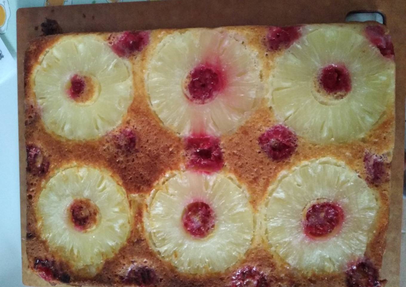 Pineapple upside down cake