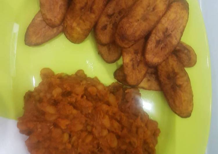 Beans and fried plantain