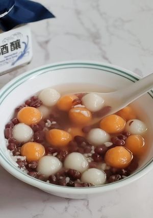 A picture of Sweet Rice Wine Red Bean Tangyuan.