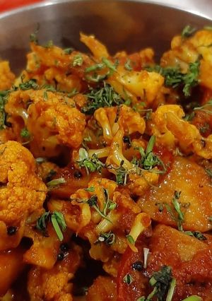 फ्लॉवर बटाटा फ्राय भाजी (Flower Batata Fry Bhaji Recipe In Marathi) रेसिपी चे मुख्य फोटो 
