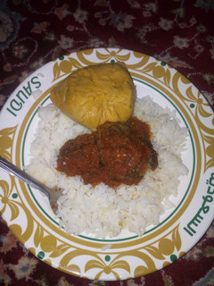 Rice,moi-moi and dry fish stew ainihin hoton girkin