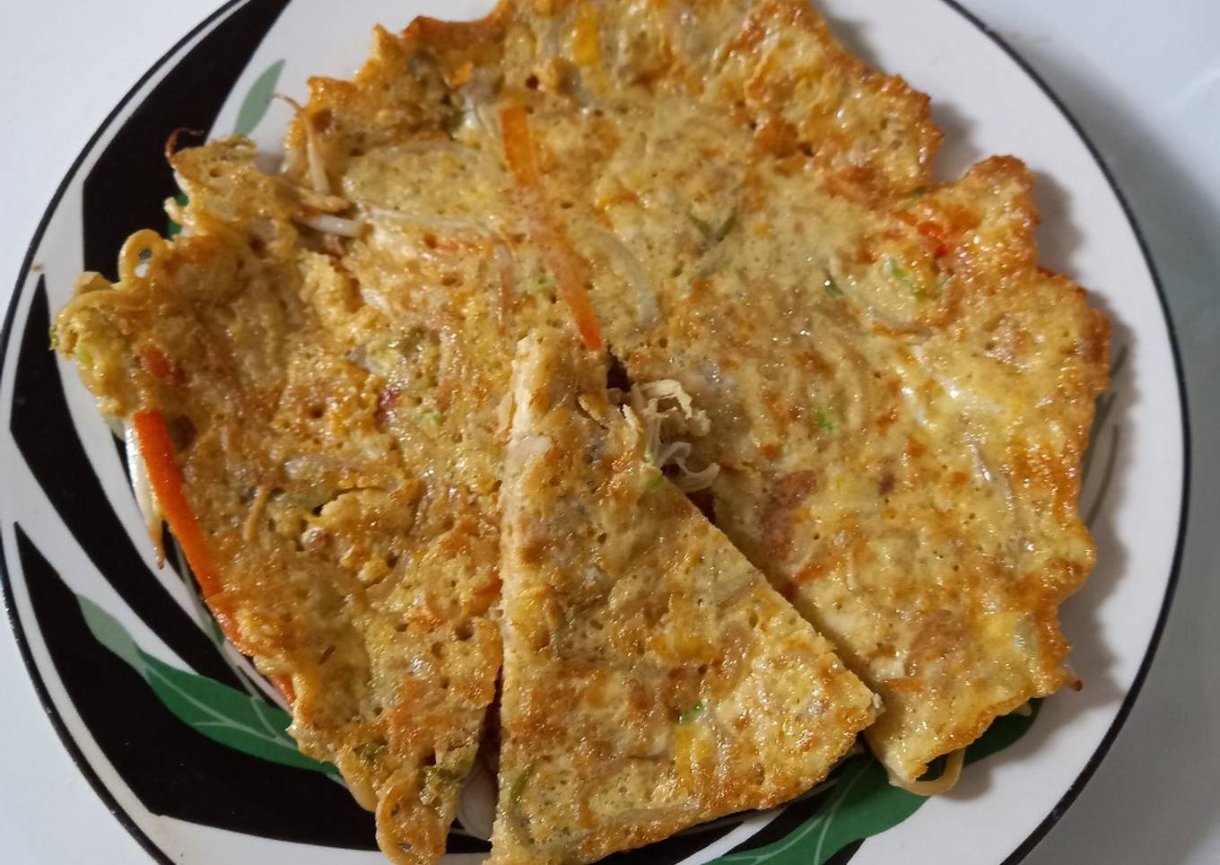 Dadar Mie Goreng (Leftover Omelette)