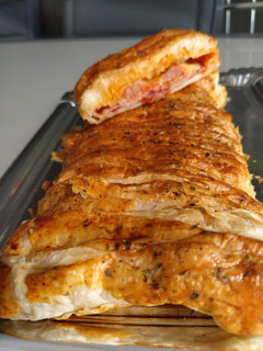 Una foto de Hojaldre pizzero