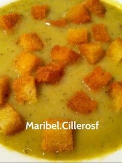 Una foto de Crema de verduras verdes