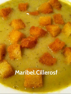Una foto de Crema de verduras verdes