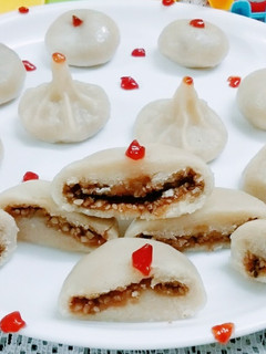 तिल के मोदक (Til ke modak recipe in hindi) रेसिपी मुख्य फोटो