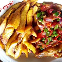 A picture of Fried plantain and sauce.