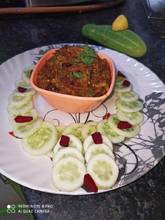 बैंगन का भरता (baigan Ka bharta recipe in Hindi) रेसिपी मुख्य फोटो