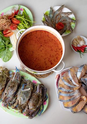 Hình của món Lẩu thái chua cay (cá tầm, ghẹ, tôm).