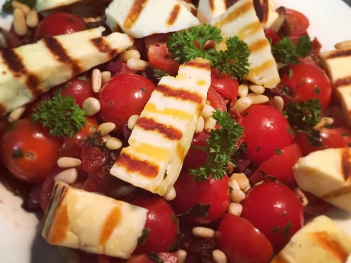 Easy Steps to Make Grilled Halloumi, Tomato & Olive Salad the Perfect Delicious