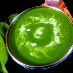 A picture of Spinach cream soup.