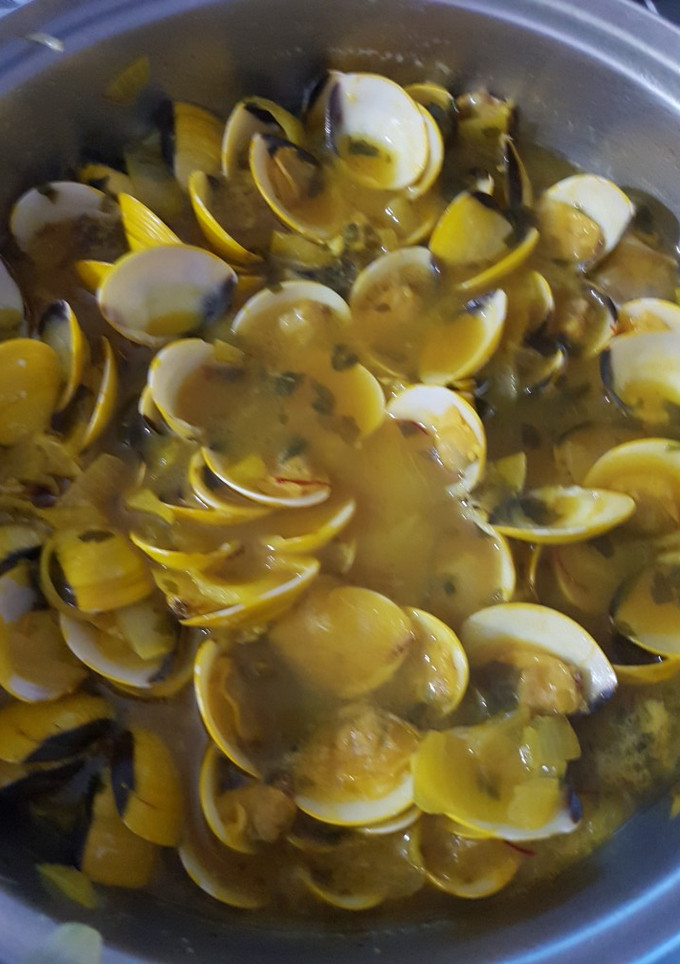 Una foto de Almejas a la marinera