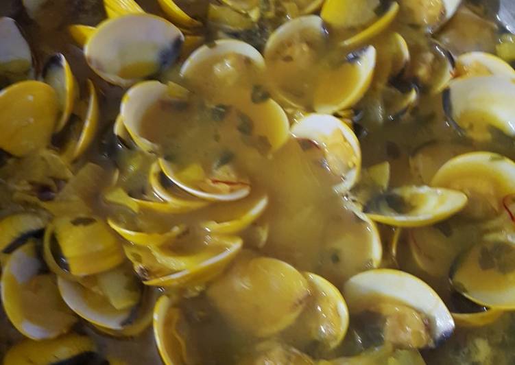 Almejas a la marinera