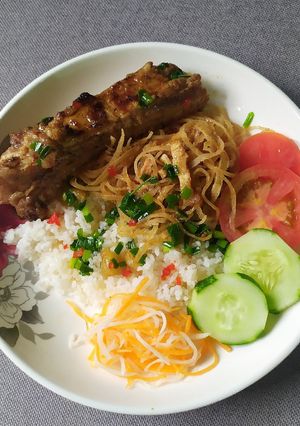 Hình của món Cơm tấm sườn bì.