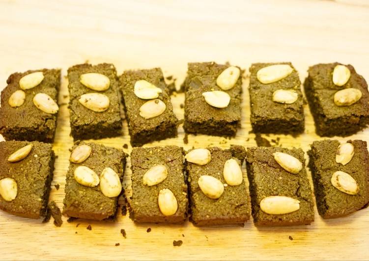 Gluten Free Matcha Brownies 🍵