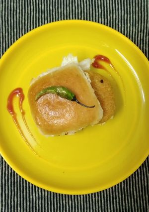 A picture of Vada Paav.