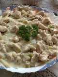 Macarrones con salsa blanca y pollo