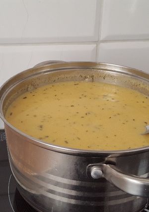 Fokhagymás, tárkonyos édesburgonyakrémleves 🥘🥄 recept fotója