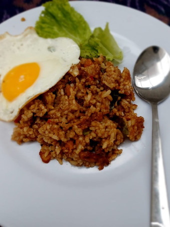 Bagaimana Menyiapkan Nasi Goreng Sate, Menggugah Selera