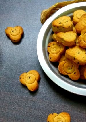 எள்ளு பிஸ்கட்(heart shape sesame biscuit recipe in tamil) செய்முறை முக்கிய புகைப்படம்