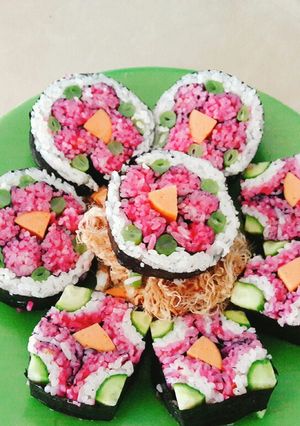 Hình của món Sushi nhà làm.