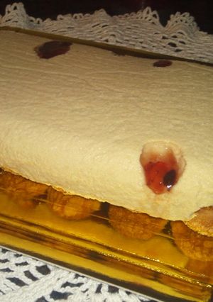 Una foto de Postre con leche condensada, sabor café, y frutos rojos
