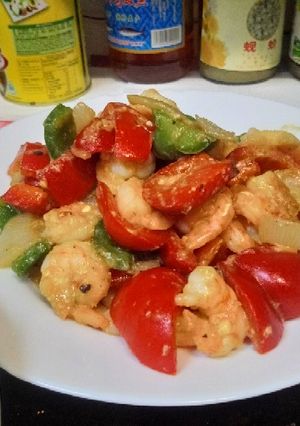 A picture of Stir fry shrimp and paprica.