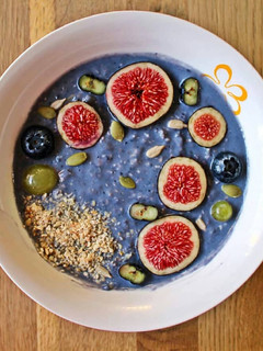 Una foto de Avena con arándanos, desayuno saludable