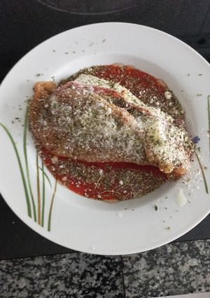 Una foto de Pechugas de pollo al pesto rellenas de jamón y queso