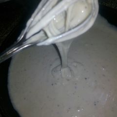 A picture of White sauce.