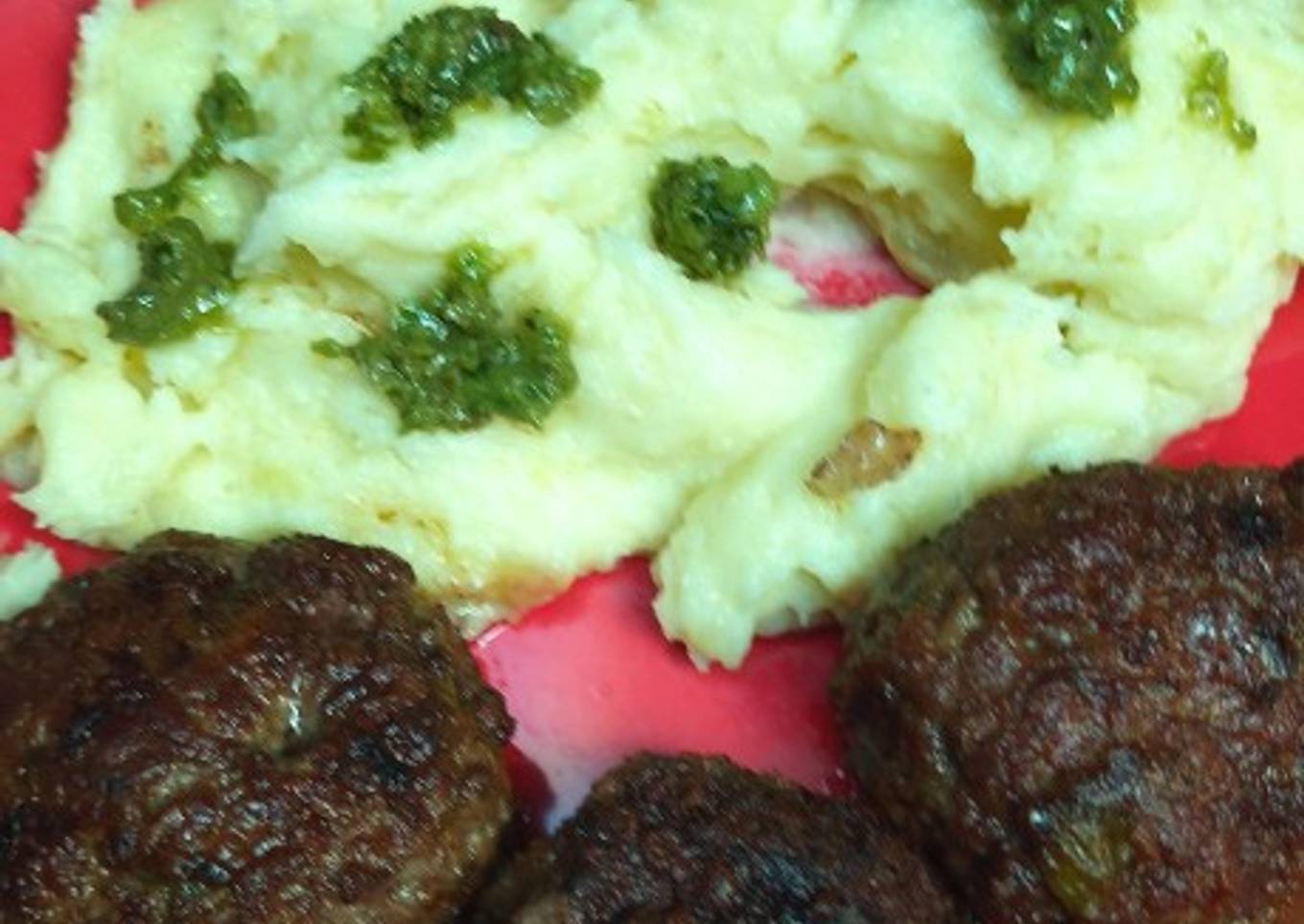Albóndigas de vacuno con puré picante
