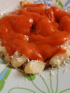 Foto di Gnocchi di patate con sugo di pomodoro fresco e basilico