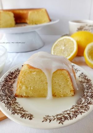 Foto resep Lemon Cake with Lemon Frosting