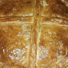 A picture of Empanada gallega.