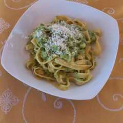 Foto di Tagliatelle con crema di zucchine