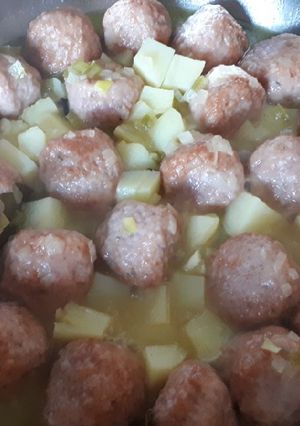 Foto principal de 57. Albóndigas con patatas