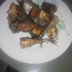 A picture of Fried fish.