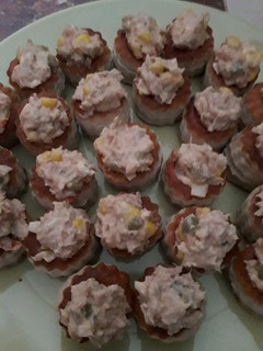 Una foto de Aperitivos (volovanes rellenos)