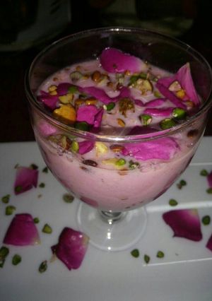 A picture of Chilled rose kheer.