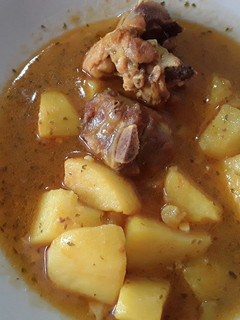 Una foto de Patatas con caldo