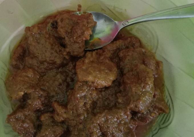 Rendang daging rusa