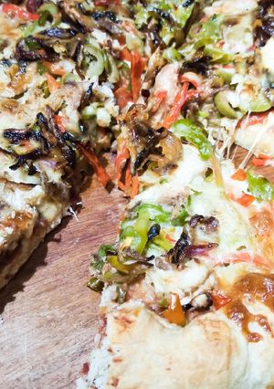 A picture of Chicken pizza.