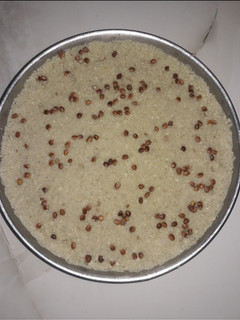 खोया बर्फी (khoya barfi recipe in Hindi) रेसिपी मुख्य फोटो