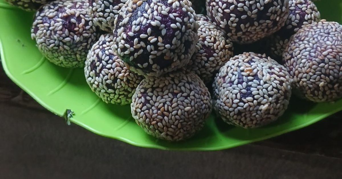 Onde-Onde Ubi Ungu Isian Coklat