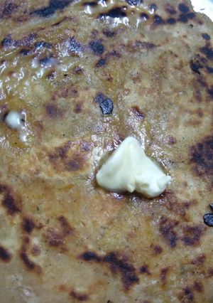 आलू का पराठा(aloo ka paratha recipe in hindi) रेसिपी मुख्य फोटो