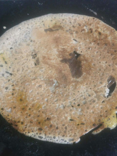 கோதுமை தோசை(wheat dosai recipe in tamil) செய்முறை முக்கிய புகைப்படம்